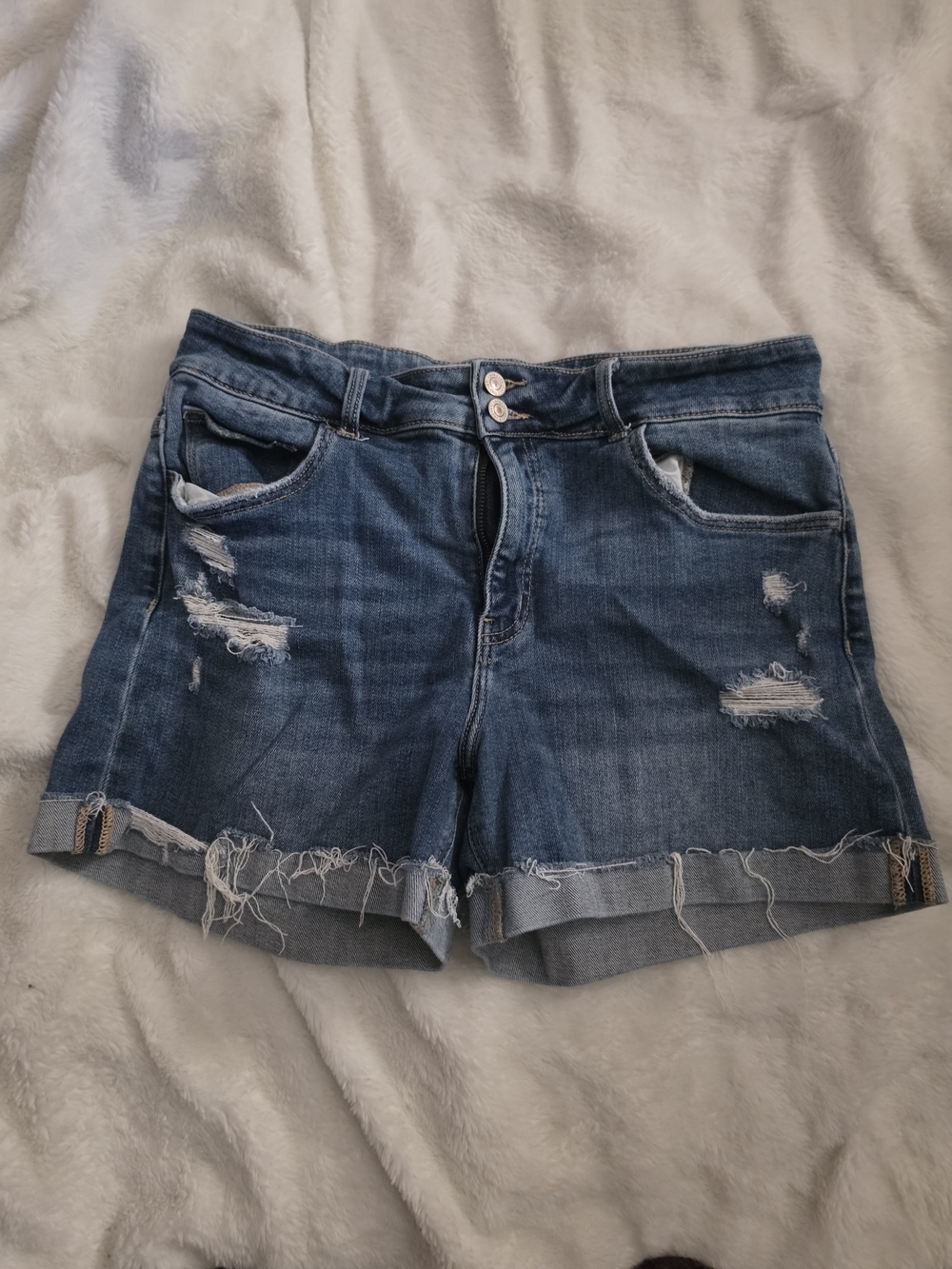 Classic Distressed Denim Women’s Shorts - Blue